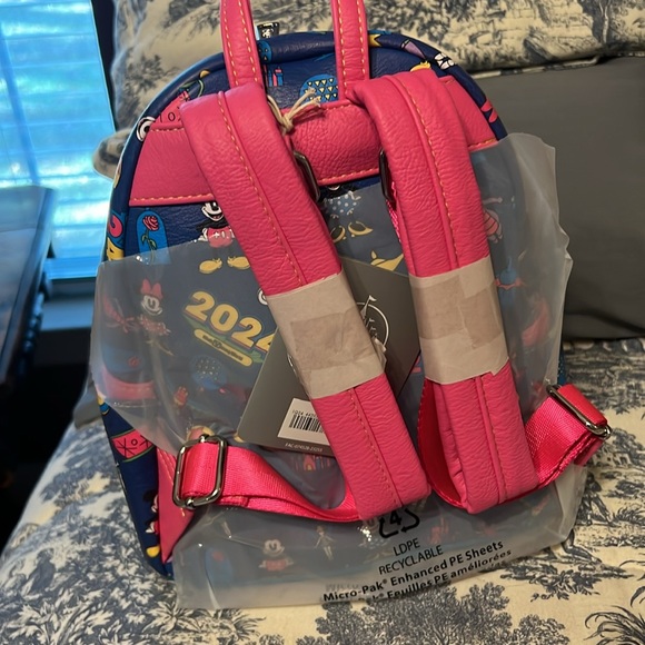 Mickey Mouse and Friends Loungefly Mini Backpack, NWT - Picture 8 of 17